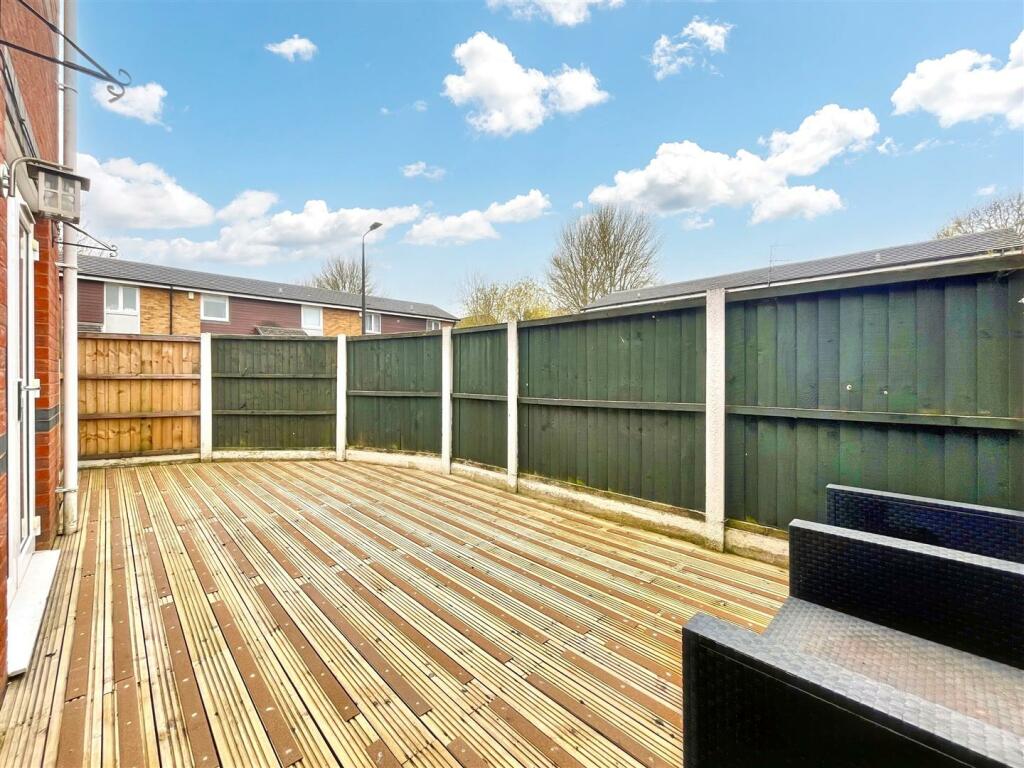 Decked Garden Aspect 2