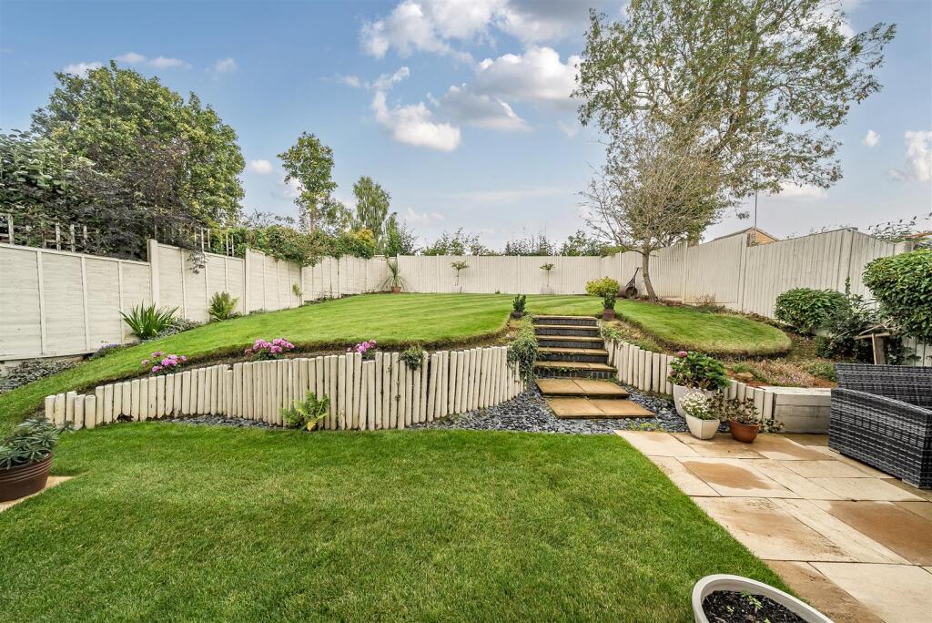 4 Acorn Way, Silverstone (30).jpg