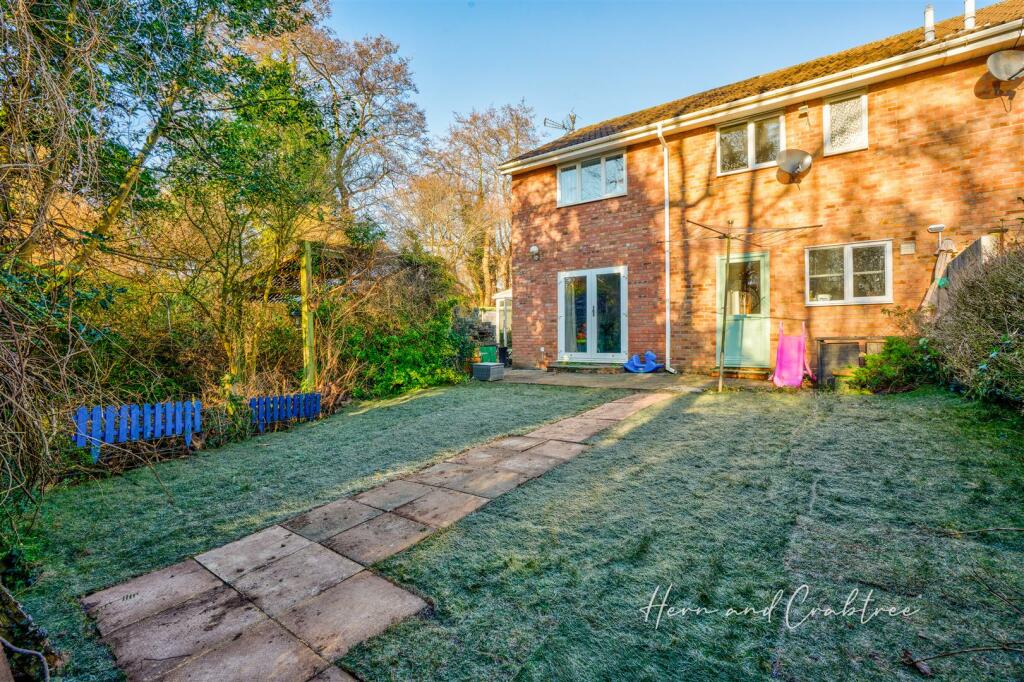 Kennington Close, Thornhill, HernCrabtree (28).jpg