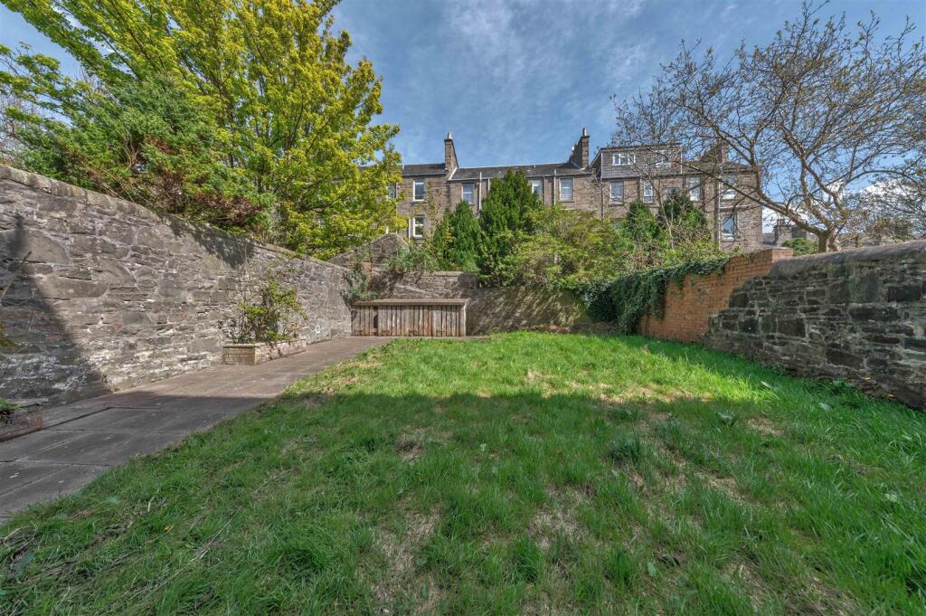 2L 17 Morgan Street Dundee-9.JPG