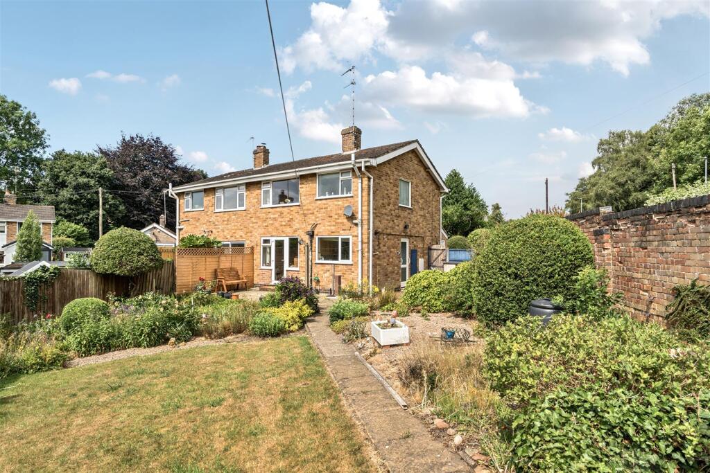 37 Holyoake Drive, Heather