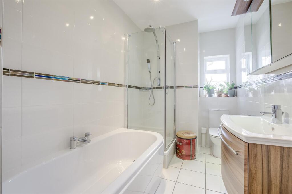 The Paddock, Rambling Way, Potten End, HP4 2SE-4.j
