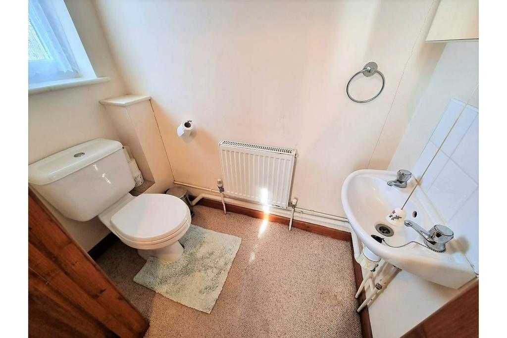 Downstairs Cloakroom