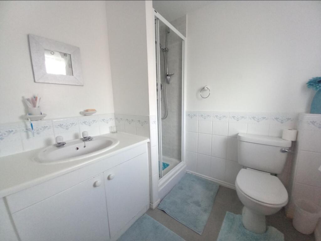 EN SUITE