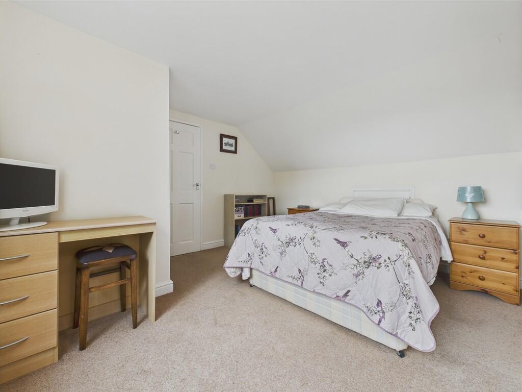 CAM04273G0-PR0129...