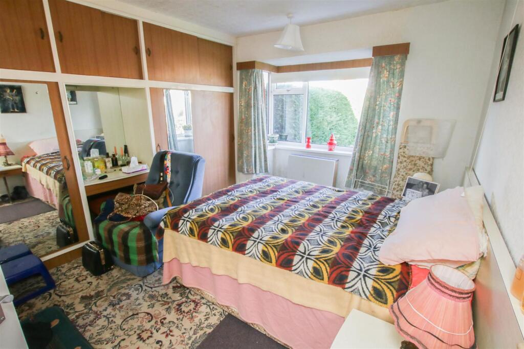 BEDROOM 2