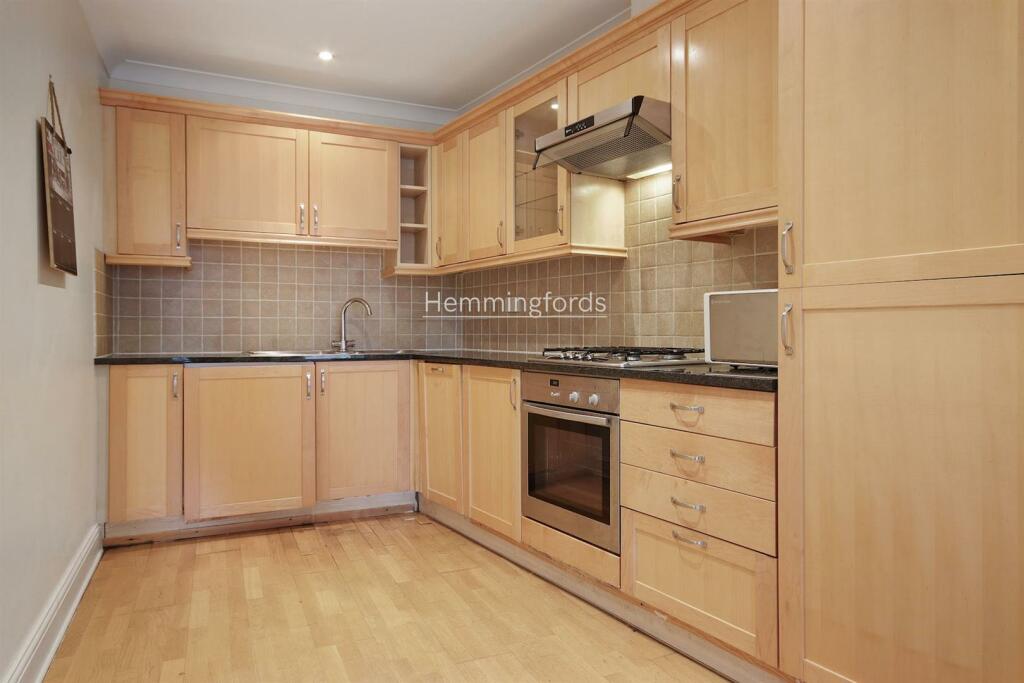 10-b8e678556 - AM - Flat 7, 152, Goswell Road Lond