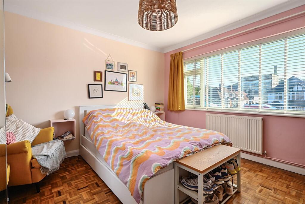 2a Windlesham Close, BN41 (1) .jpg