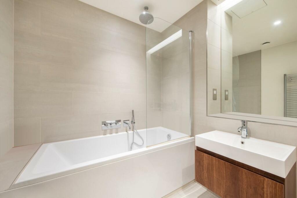 BATHROOM 2.jpg