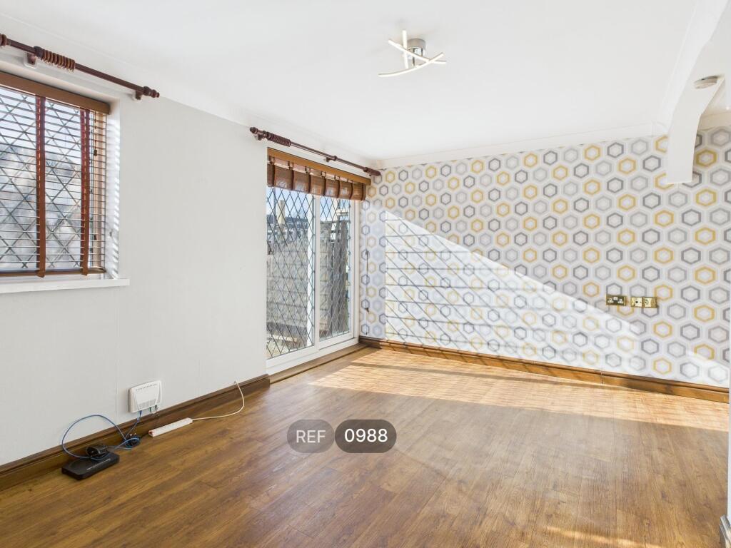 Kitchen &amp; Living area