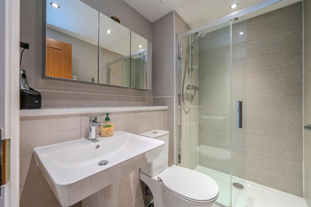 En-suite Bathroom