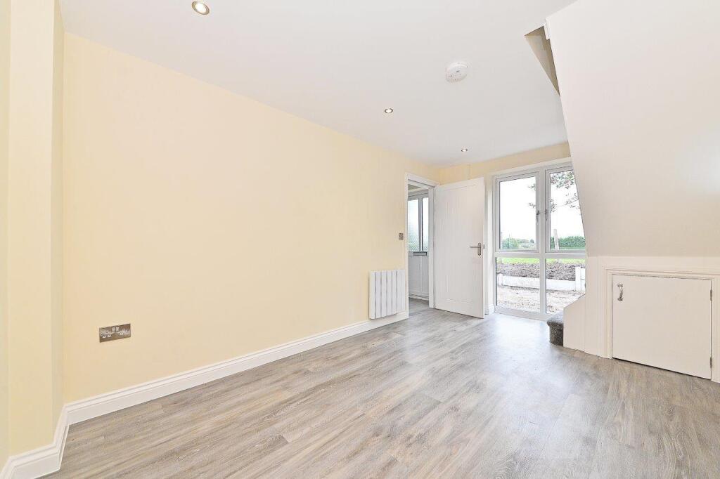 LIVING ROOM 3.jpg