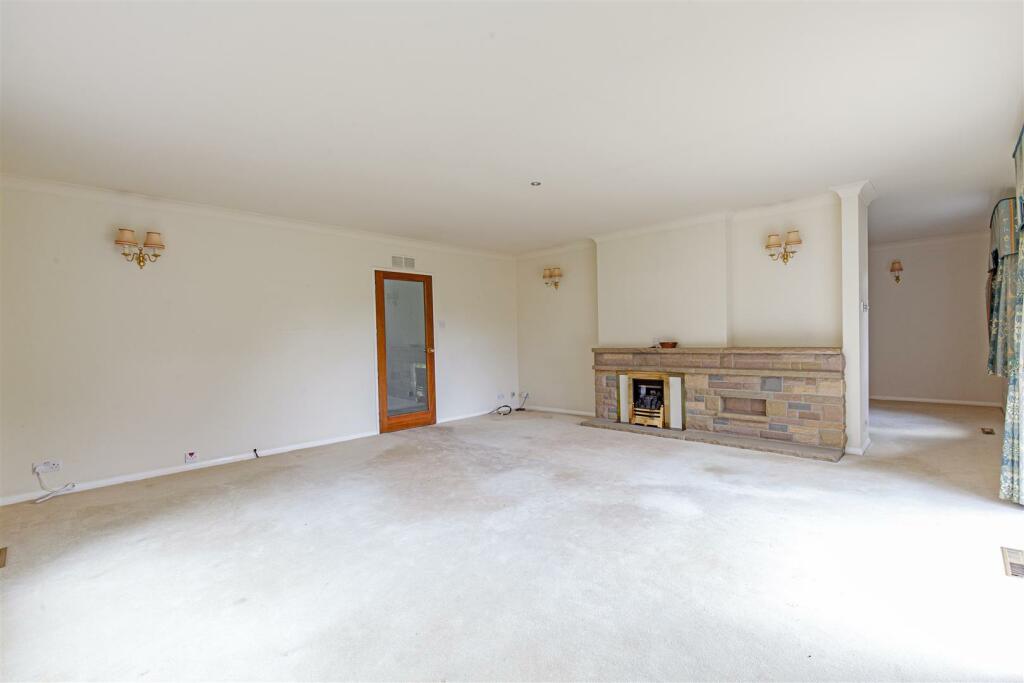 Reception Room-2.jpg