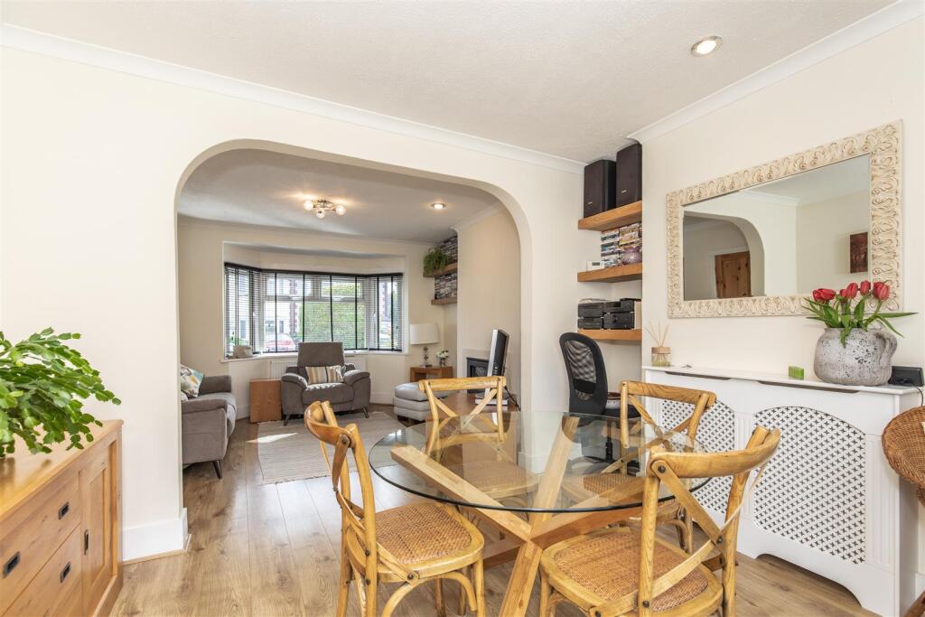 FIRST FLOOR STORAGE CUPBOARD