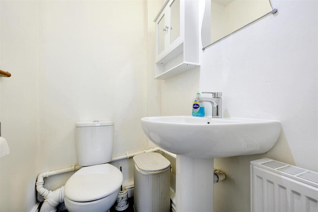 En-suite w.c.