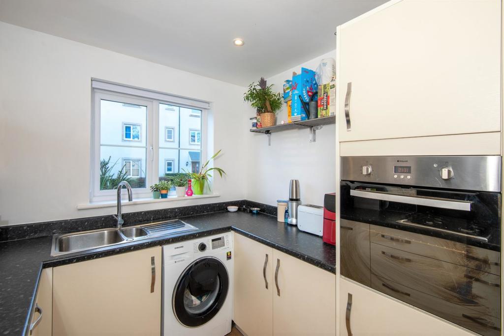 Kitchen Alt.jpeg