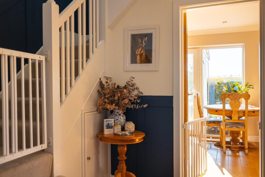5 Axholme Close-70.jpg