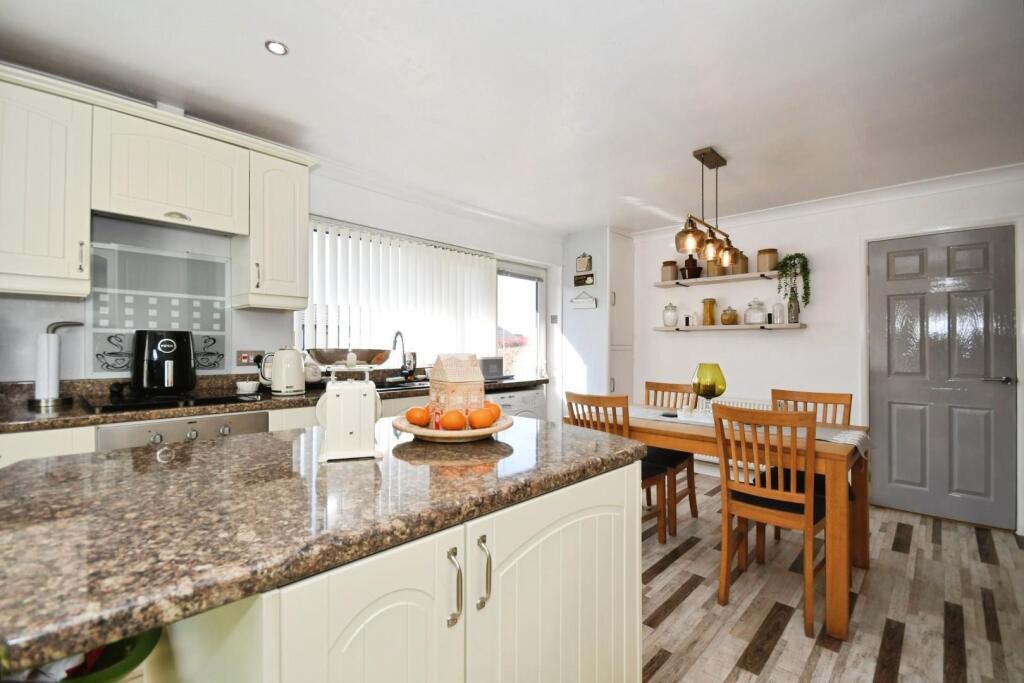 KITCHEN DINER 04.jpg