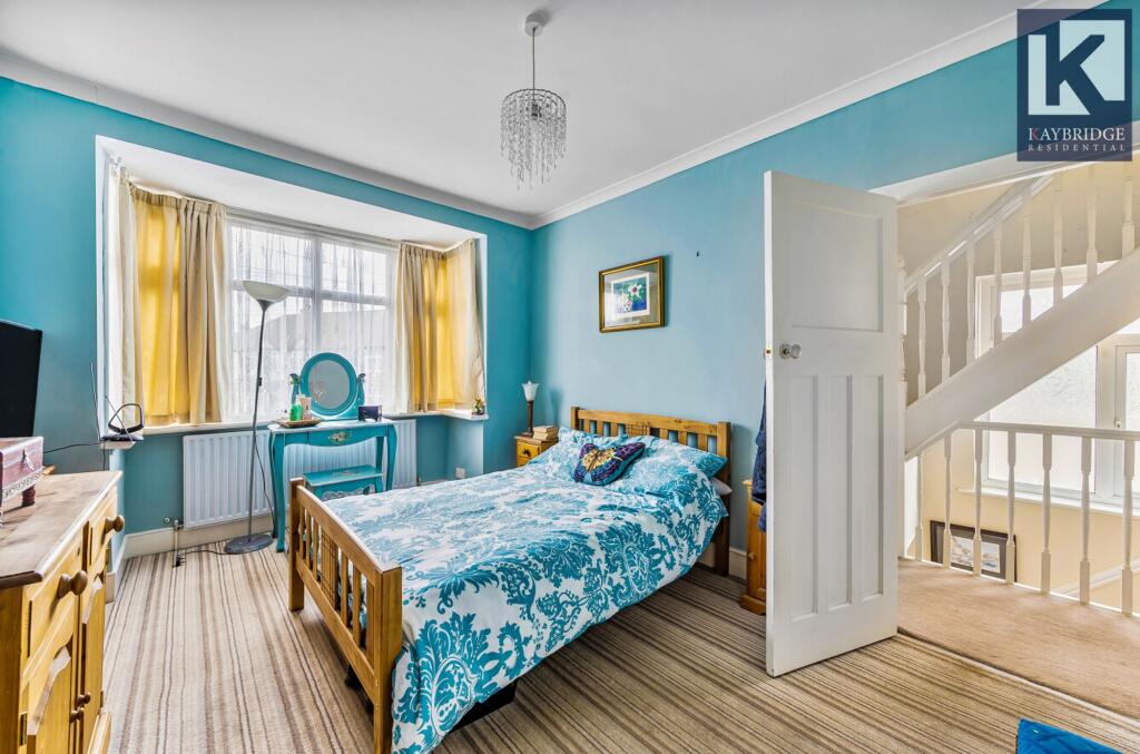 Stoneleigh Avenue, KT4