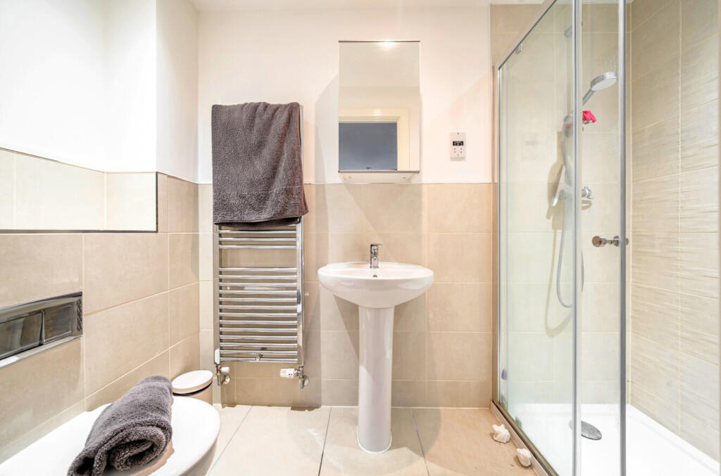 1365630-25-68ee65...