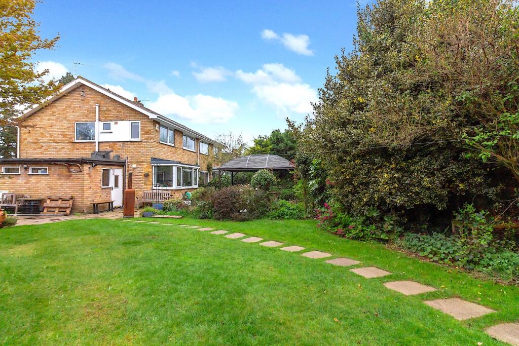 3 Pinewood Hill - Garden