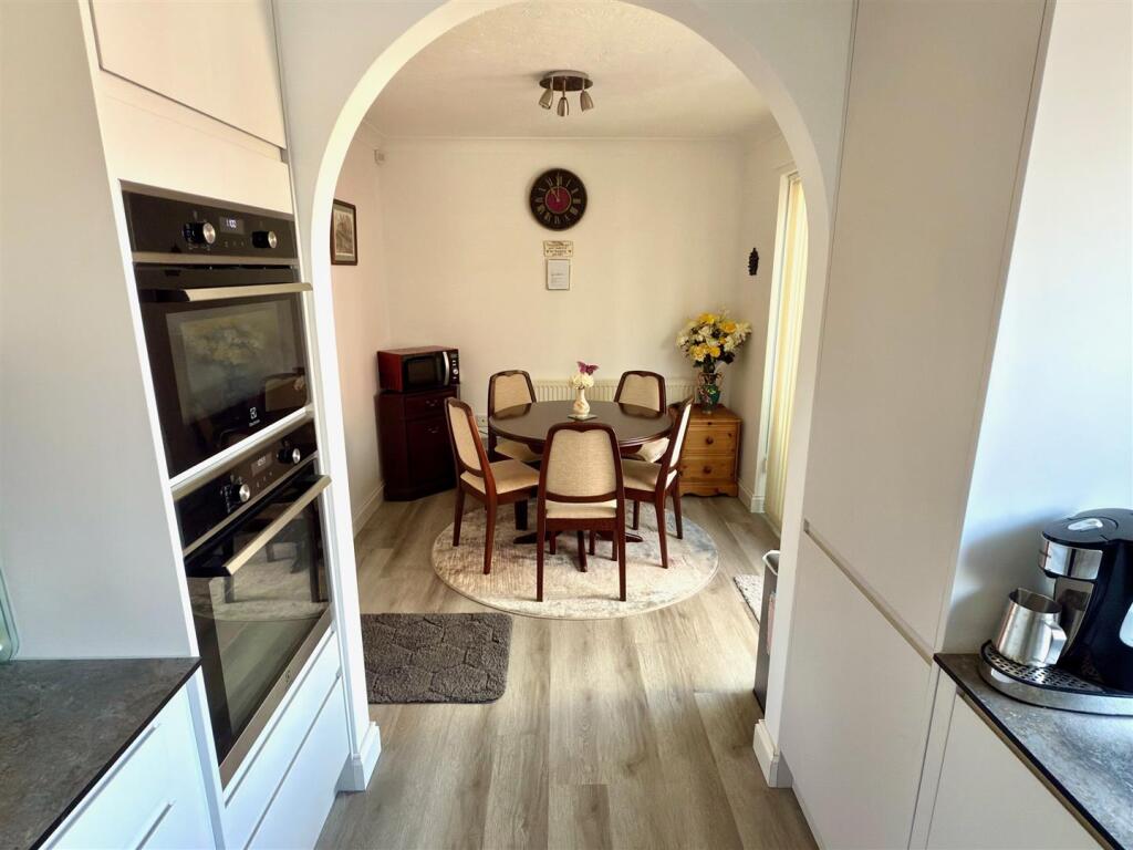 KITCHEN TO DINER.jpg