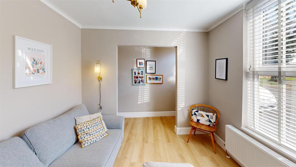 6-Waterloo-Street-Leamington-Spa-Living-Room.jpg