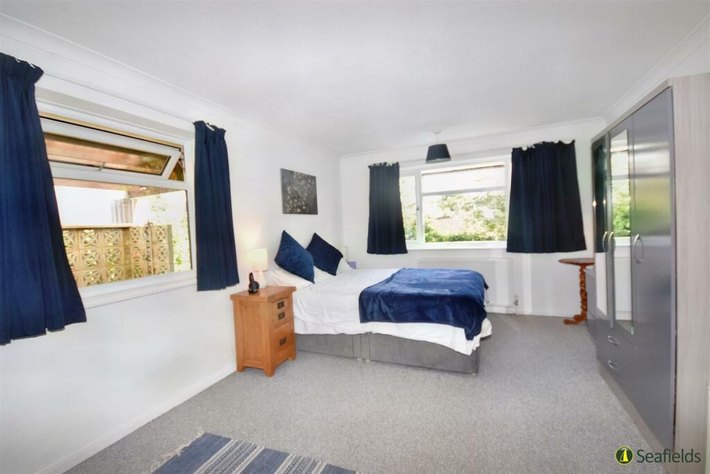 Bedroom 1.jpg
