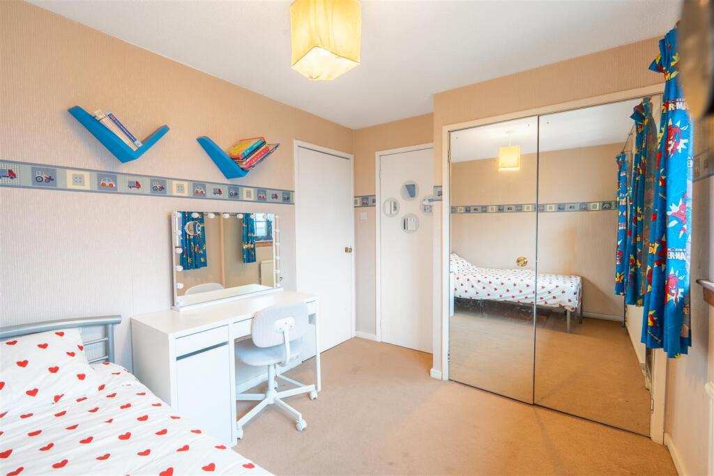 bedroom.two.jpg