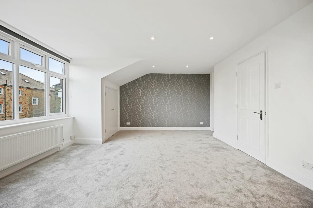 07-042e80298 VM-FLAT 7 ,1-3 PLESHEY ROAD N7 0RA...