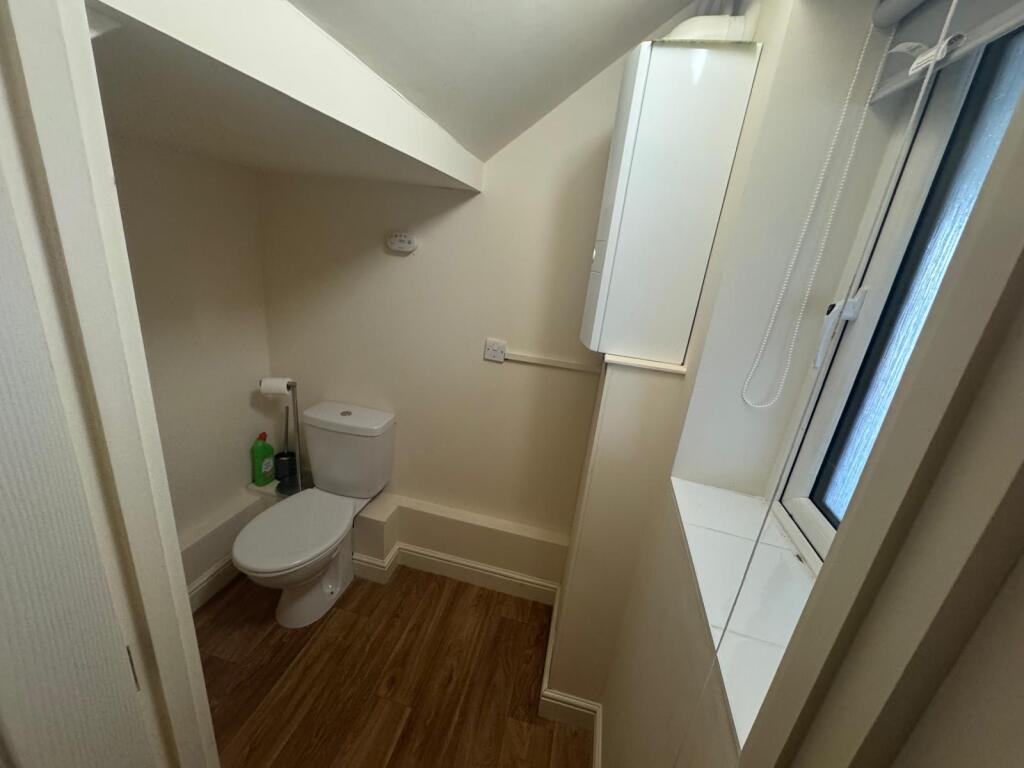 Cloakroom/wc