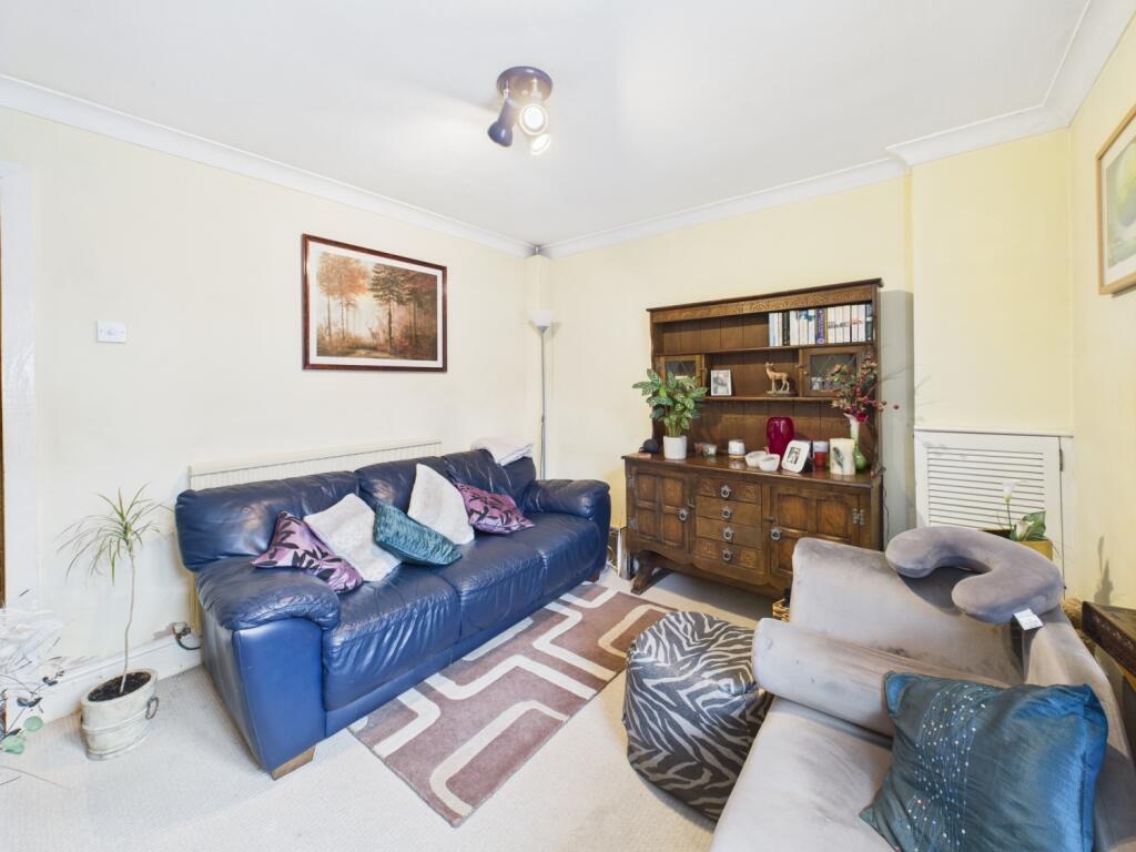 CAM01740G0-PR0428-STILL021