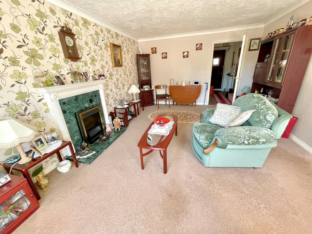 23 The Leas Loung...