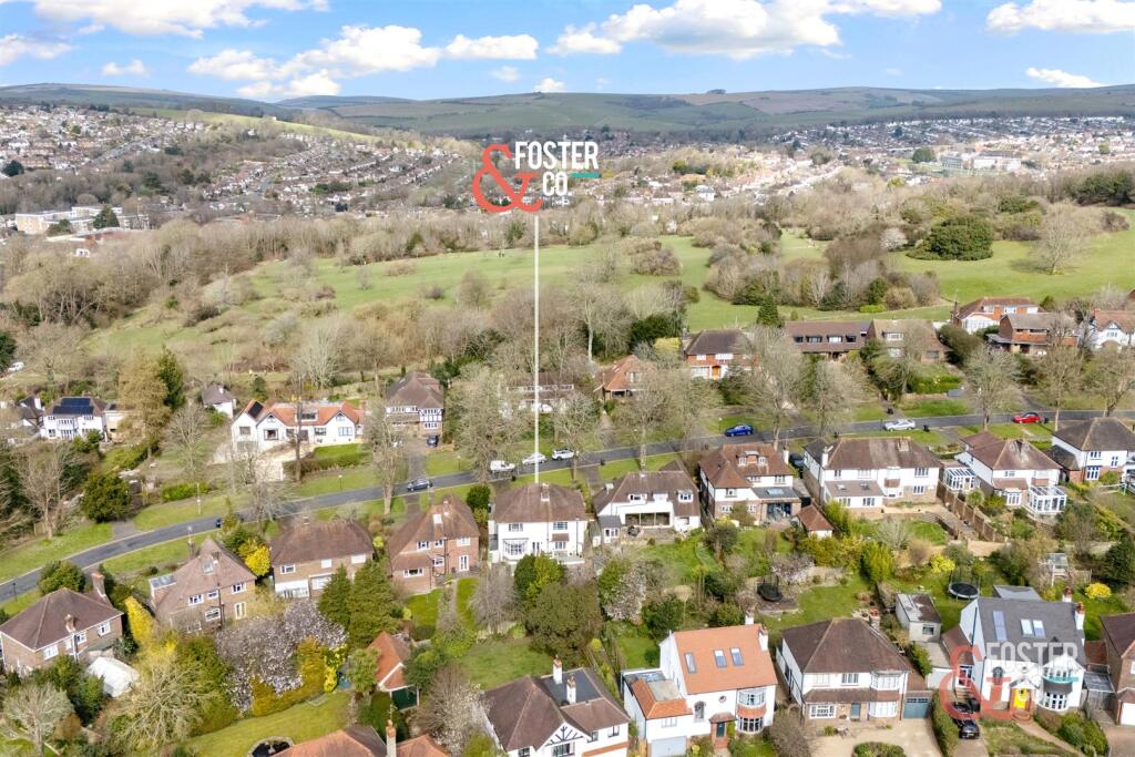 Surrenden Crescent, 32-005.jpg