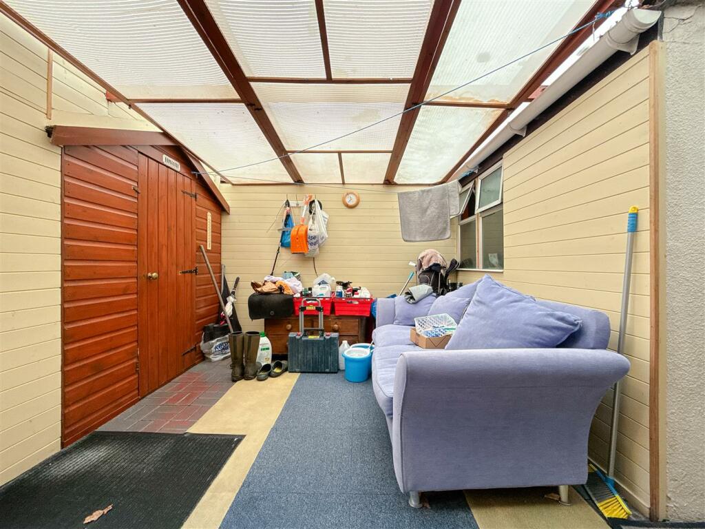 Lean to .jpg