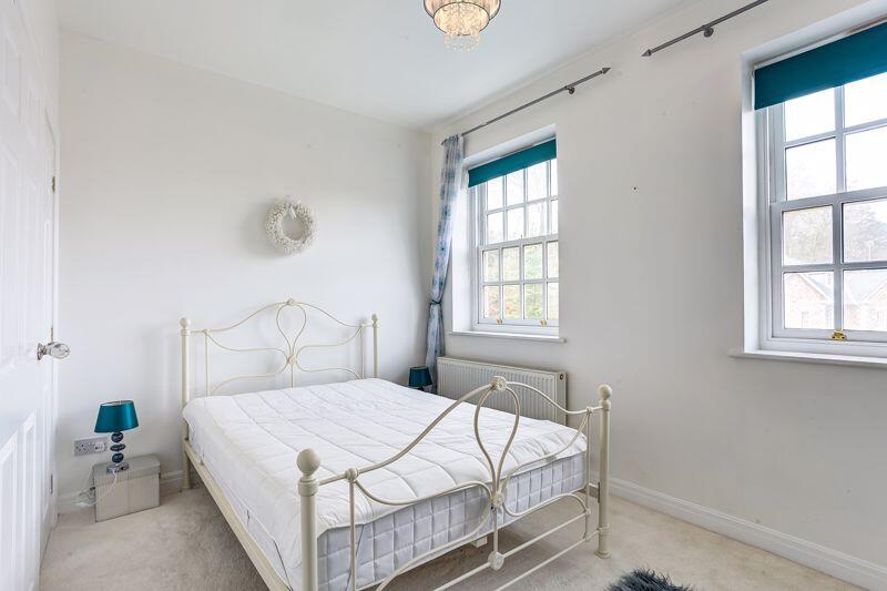 BEDROOM 4
