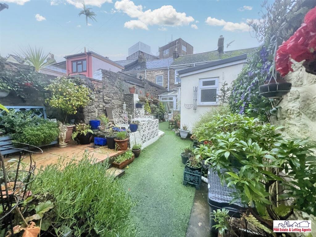 Garden &amp; Garage