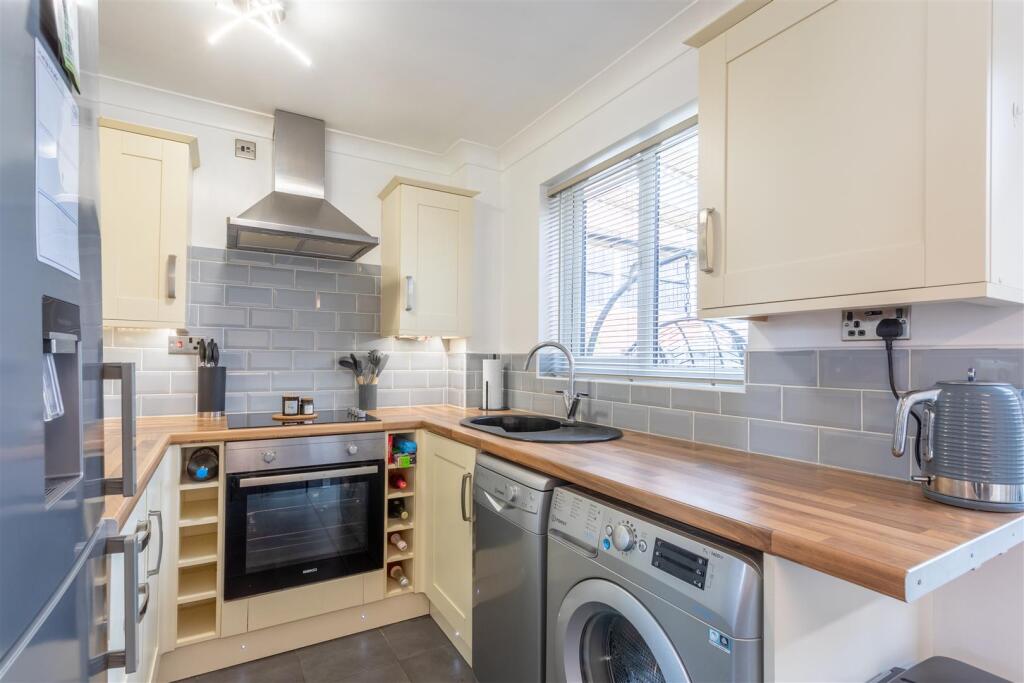 DWELEST - 16 Harrow Road, Swadlincote, DE11 0XD-00