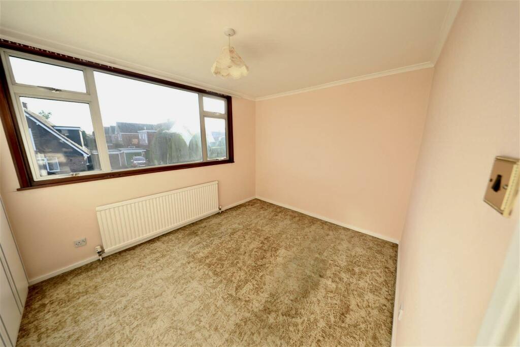 11 The wolds - Bed 1.jpg