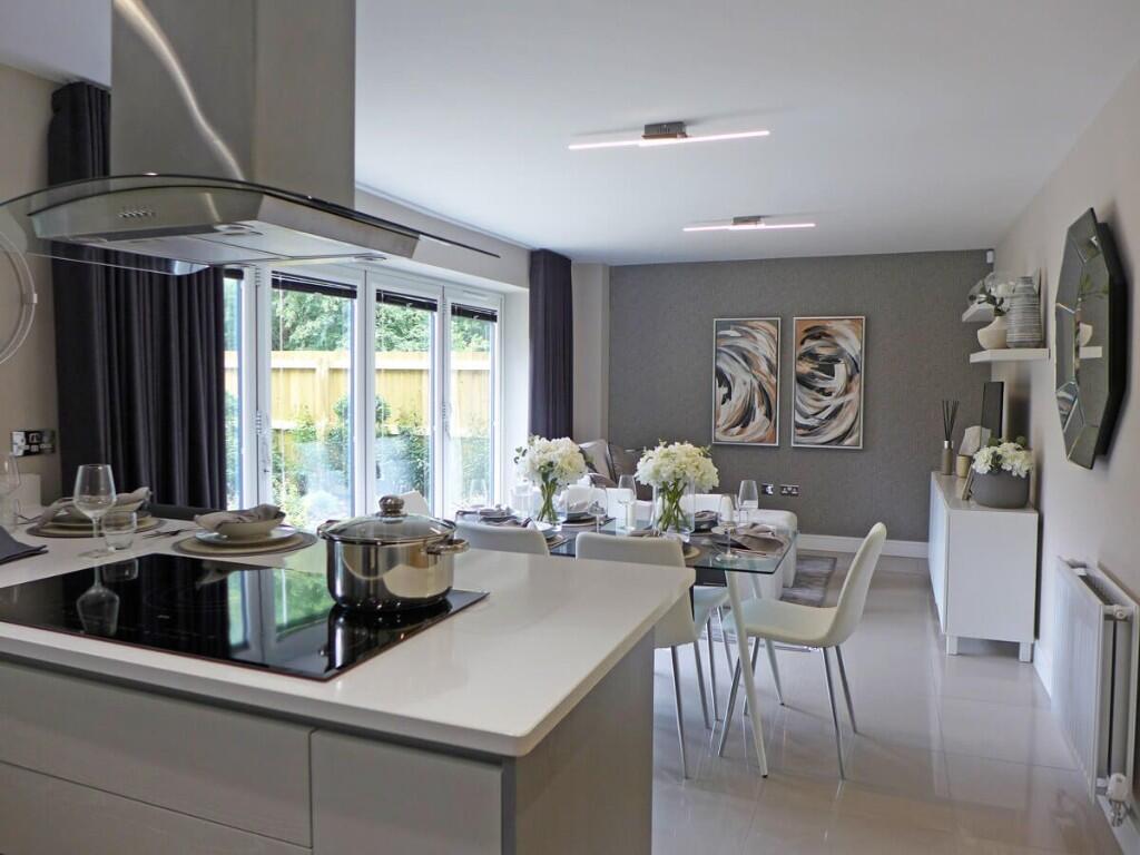 Kitchen/Dining Area