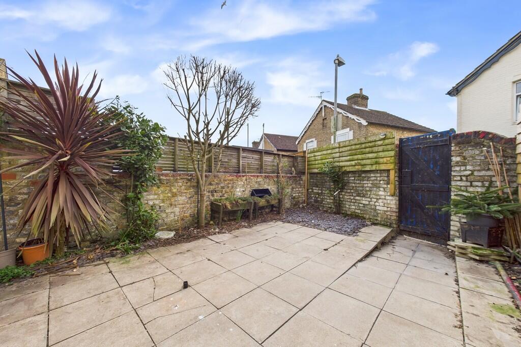 CAM01085G0-PR0528...