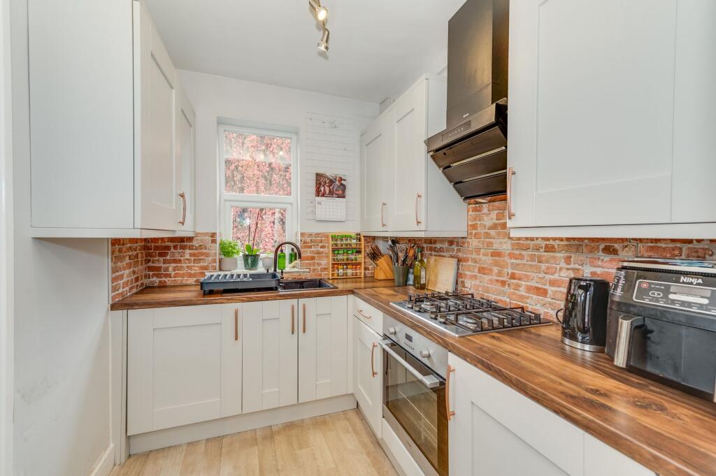 KITCHEN, DINER AND LIVING ROOM