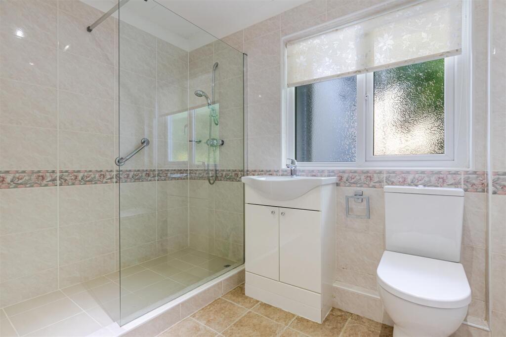 A19 - Southway Headland Road, Torquay - 251203.jpg