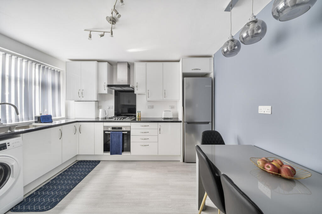 1309521-12-6847fa...