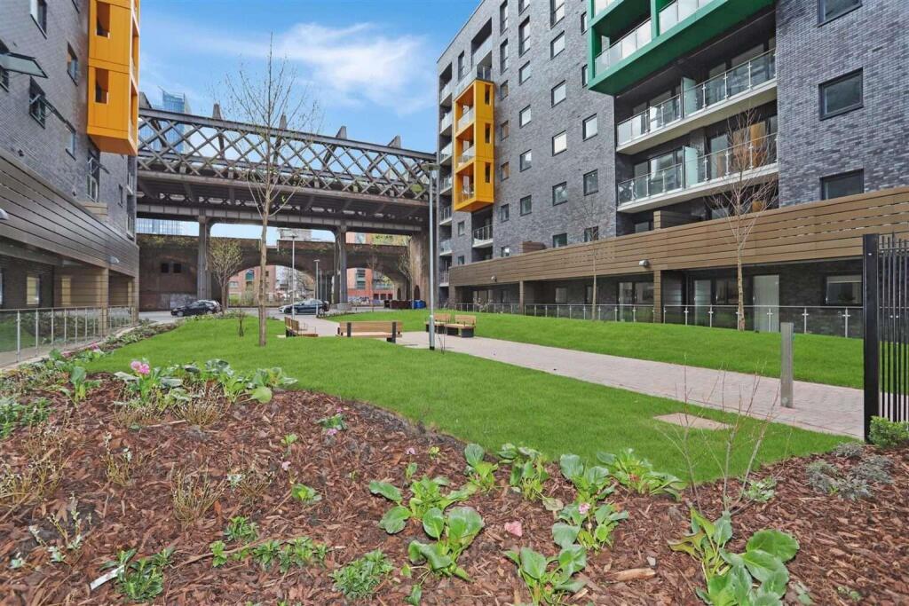 PotatoWharfCourtyard-1536x1024.jpg
