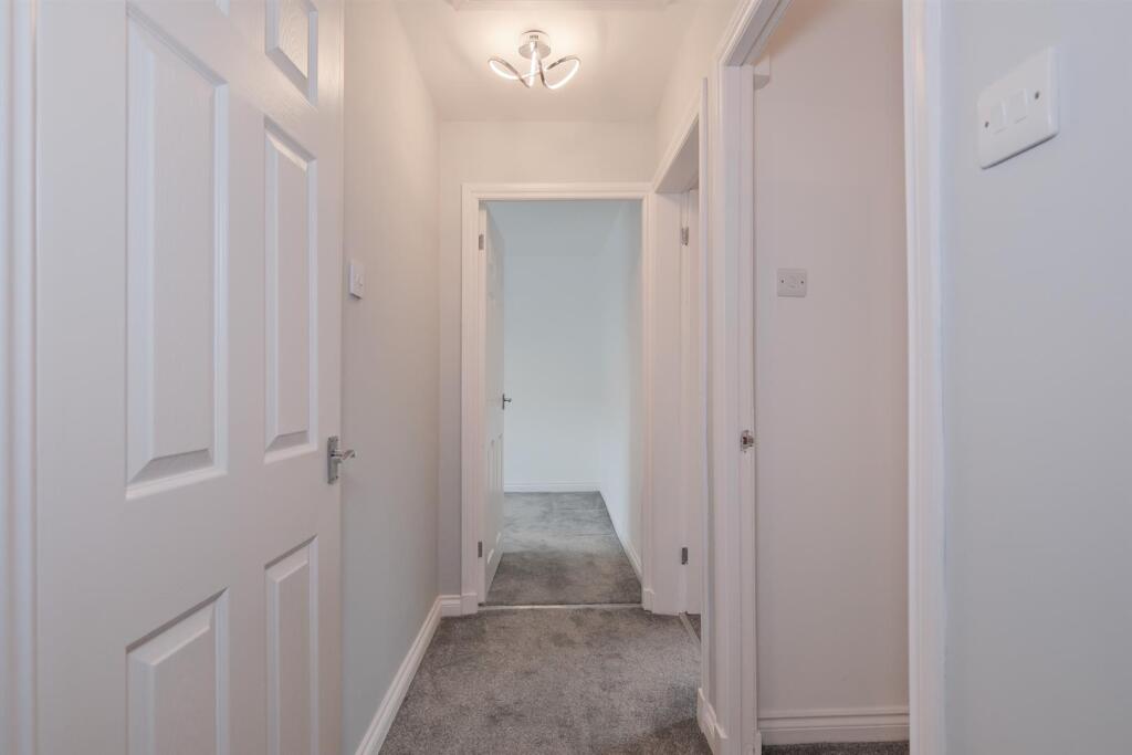 031-3 Loanhead Crescent, Newarthill, ML1 5AW.jpg