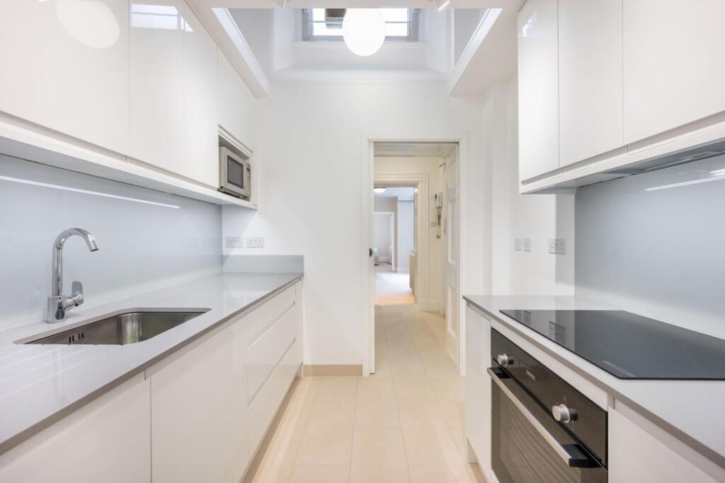 KITCHEN 1.jpg