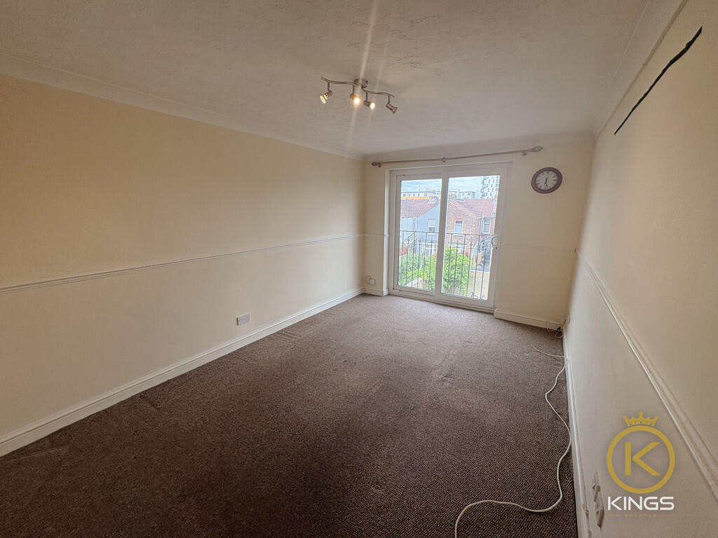 7 RHYS COURT (5)