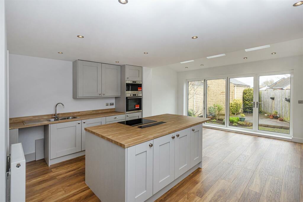 Bramleys Estate Agents - Elland - Oliver Meadows (