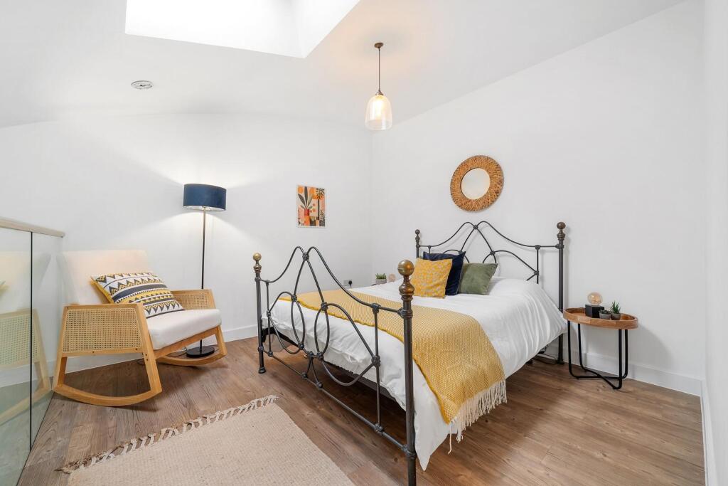Bedroom.JPG